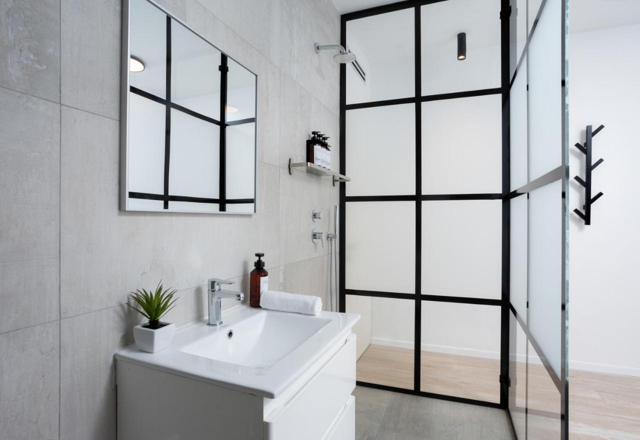 Spacious 3Br Penthouse With Jacuzzi On Rosthchild By Holyguest Tel Aviv Luaran gambar